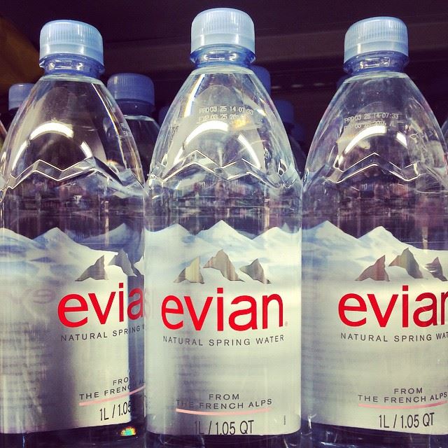 Evian sa zaviazal, že v priebehu siedmich rokov bude používať 100 % recyklované fľaše 