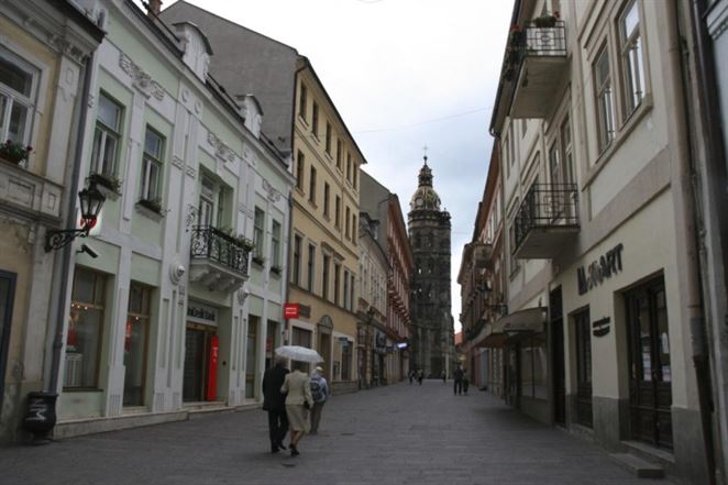 Rašiho príbuznej údajne poskytuje KOSIT zvýhodnenú zmluvu