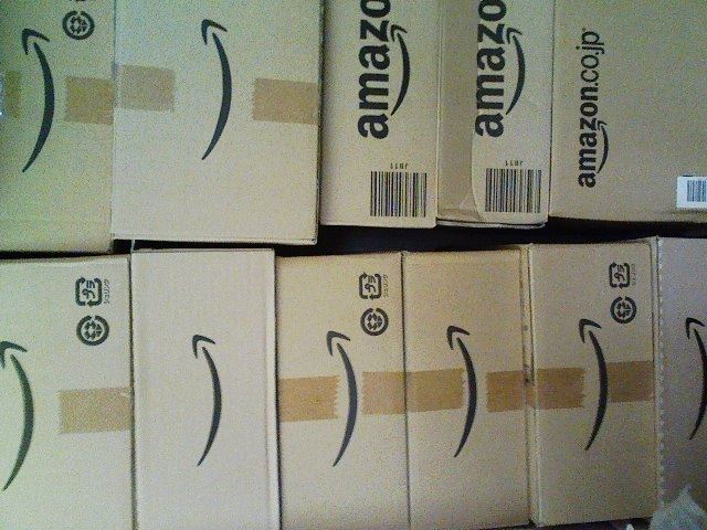 Amazon chce prestať s plytvaním obalmi