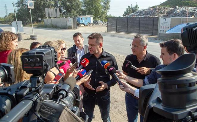 Ohrozuje čierna skládka v Podunajských Biskupiciach podzemné vody? Preskúmajú to 