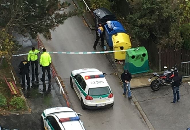 Neznámy páchateľ odhodil plast do papiera. Pozrite sa, čo sa dialo potom!