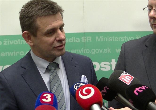 Minister chce monopolizovať trh s OZV