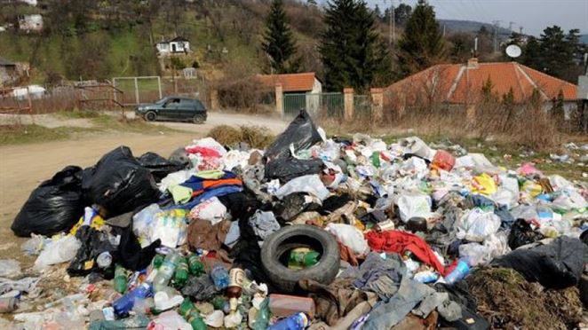 V Bánovciach nad Bebravou nachytali 18 zakladateľov čiernych skládok