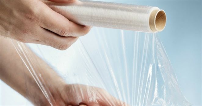Vedci vynašli nový druh materiálu, ktorý by mohol nahradiť plastové baliace fólie