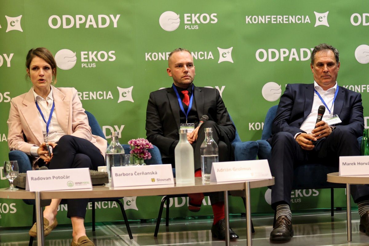 Grolmus načrtol legislatívny plán rezortu. Zmeny čakajú skládky, ISOH aj textil