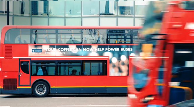 Londýnske autobusy bude poháňať netradičné palivo. Použitá káva
