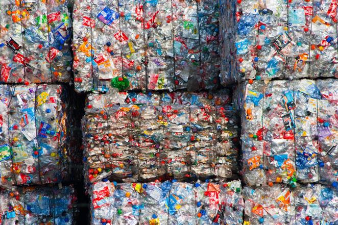 Recyklátori PET odpadu sa sťažujú na nižšie výnosy