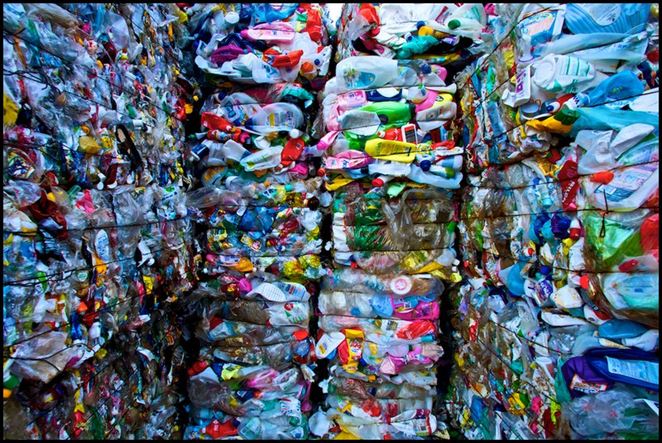Vo Fínsku vzniká nová schéma na recykláciu plastov, Fíni v recyklovaní zaostávajú