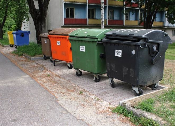 Odpadová legislatíva sa často mení a OZV nemotivujú obce triediť odpad, sťažujú sa samosprávy