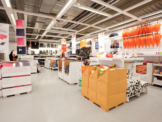 IKEA zaviedla papierové palety a znížila počet kamiónov o pätinu