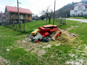 Malacky začali čistiť nelegálne skládky odpadu